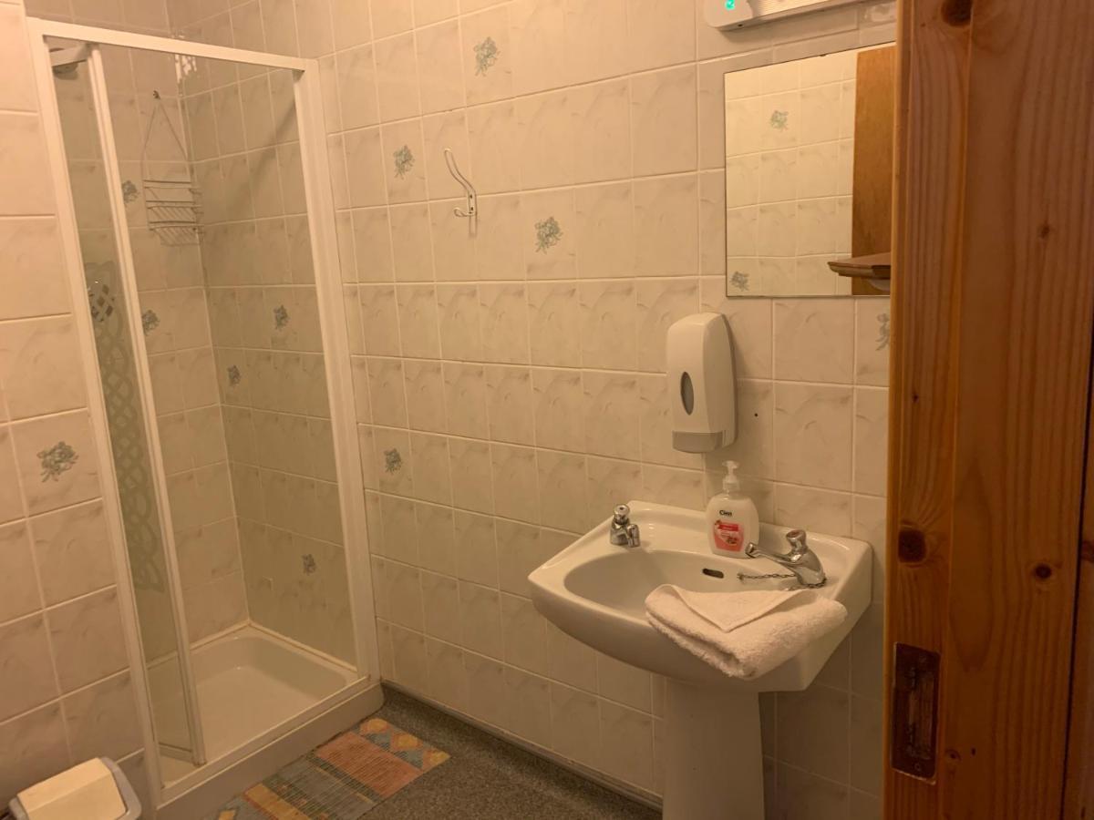Clare'S Rock Self-Catering Accommodation Carron Екстериор снимка